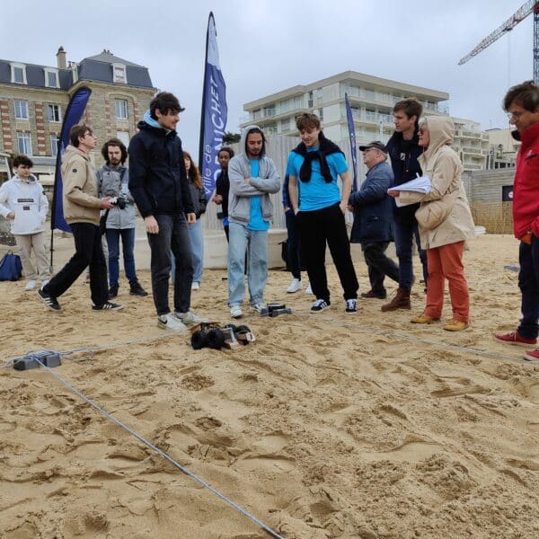 Un concours de robots nettoyeurs de plage à Pornichet : neuf campus CESI y ont participé !